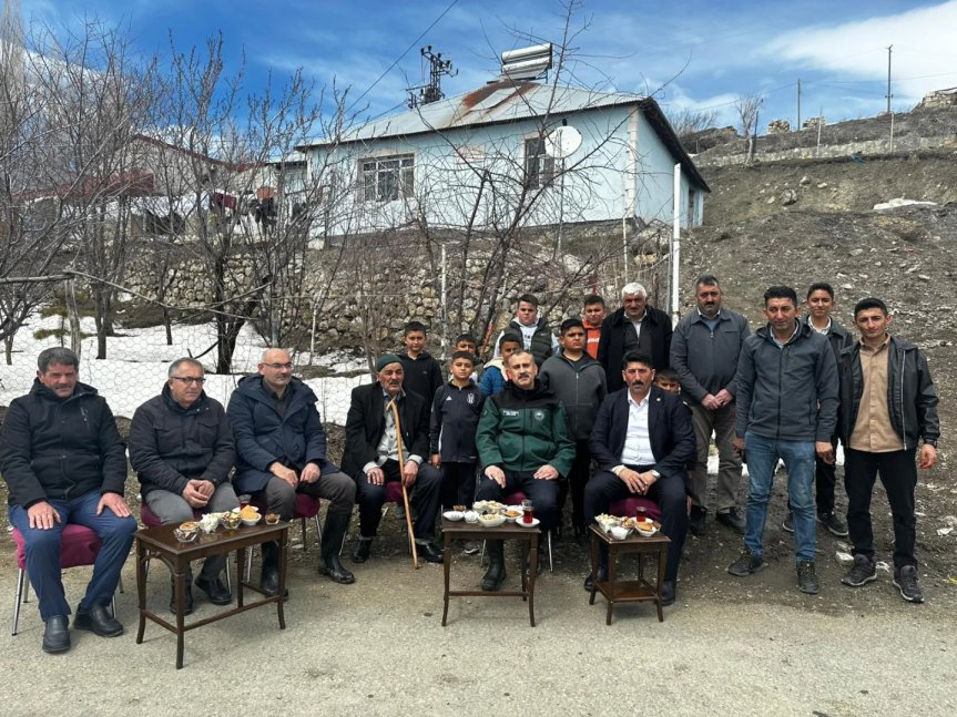 Ağrı Valisi Bozkurt köy ziyaretlerinde vatandaşlarla buluştu 2