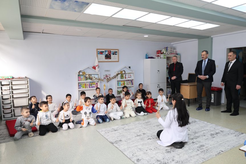 Ağrı Valisi Bozkurt, Ramazan etkinliklerinde öğrencilerle bir araya geldi 3