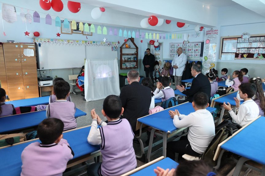 Ağrı Valisi Bozkurt, Ramazan etkinliklerinde öğrencilerle bir araya geldi 4