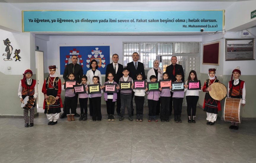 Ağrı Valisi Bozkurt, Ramazan etkinliklerinde öğrencilerle bir araya geldi 7