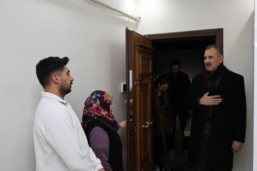 Ağrı Valisi Bozkurt, Şehit Annesi Makbule Doğan