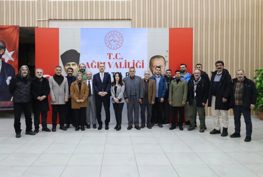 Ağrı Valisi Önder Bozkurt, basın mensuplarıyla iftar programında buluştu 2