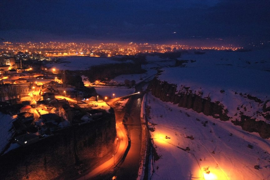 dronla Kanyonu Murat gece görüntülendi gündüz Baharda kaplanan ve karla 15