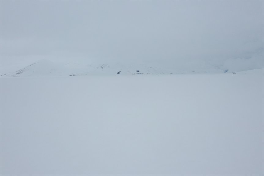 görüntülendi olan Baharda yüzeyi Gölü Balık kaplı dronla karla 3