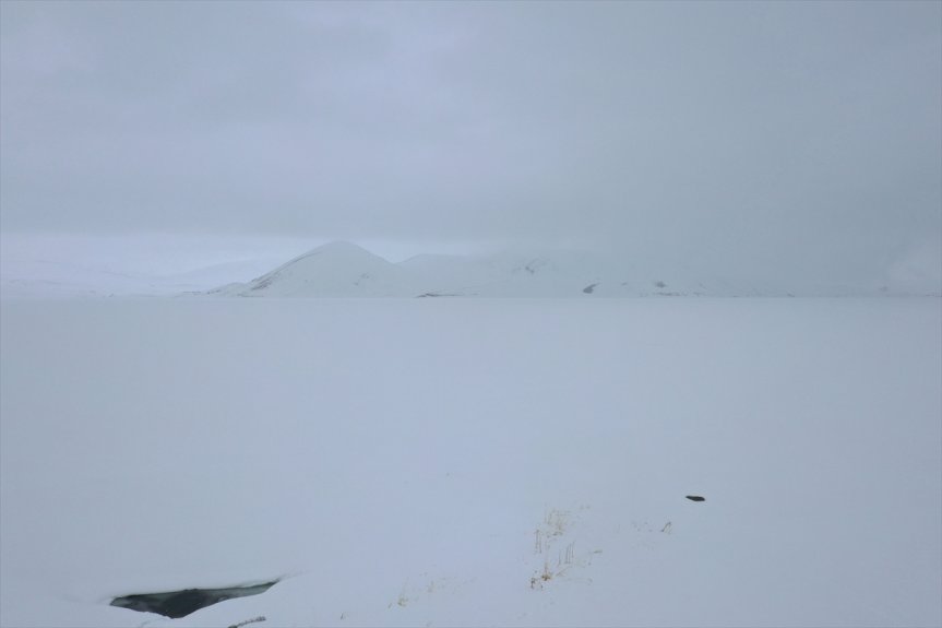 olan Balık Gölü dronla karla kaplı yüzeyi görüntülendi Baharda 5