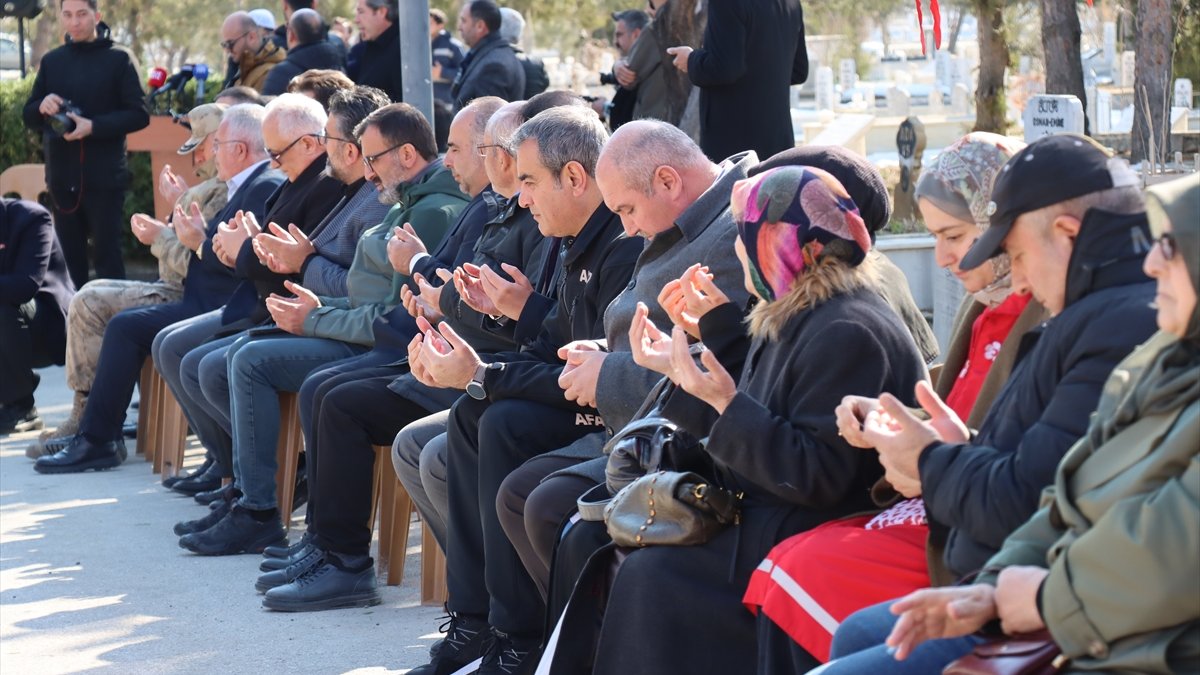 Erzincan depreminde hayatını kaybedenler törenle anıldı