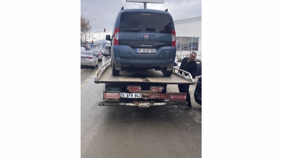 Erzurum'da polisin dur ihtarına uymayan sürücüye 200 bin lira ceza