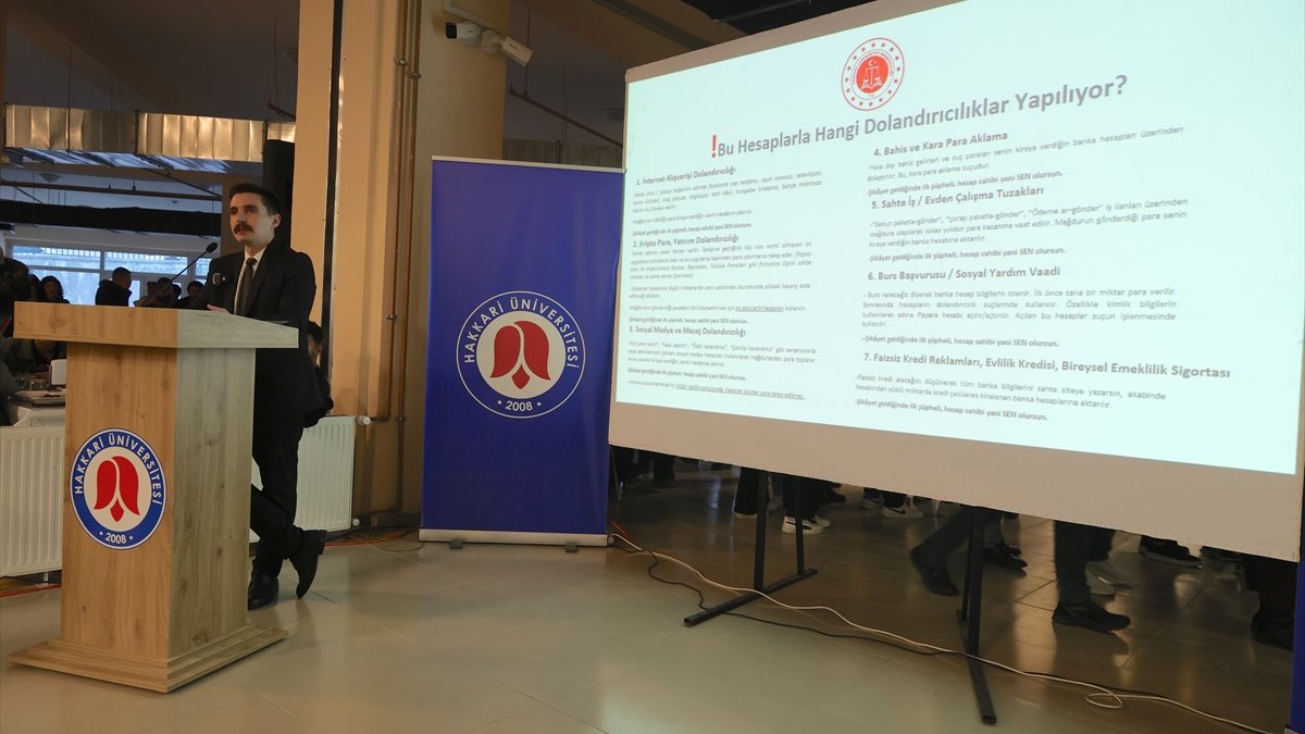 Hakkari'de üniversite öğrencileri bilişim suçları konusunda bilgilendirildi