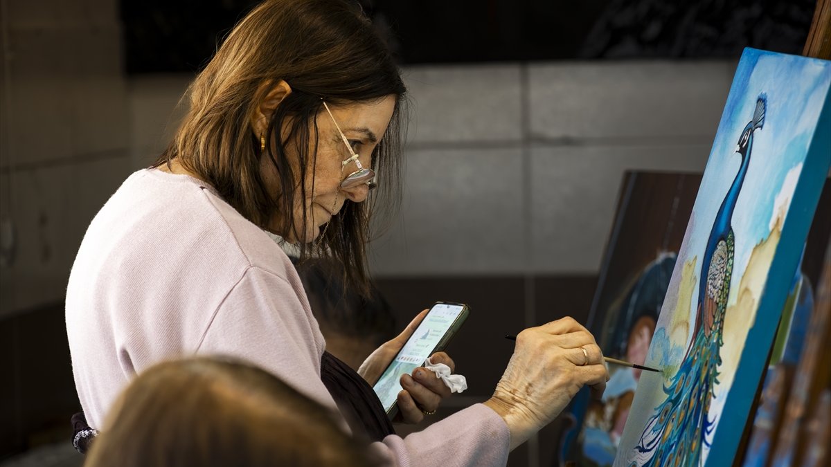 İkinci baharlarında tanıştıkları resimle hayata tutunuyorlar