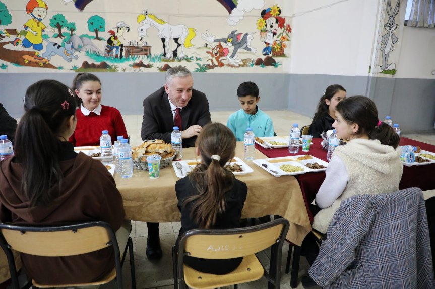 İl Milli Eğitim Müdürü Kökrek öğrencilerle iftarda buluştu 5