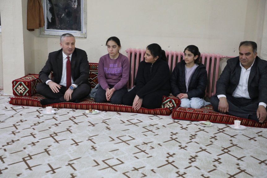 İl Milli Eğitim Müdürü Kökrek öğrencilerle iftarda buluştu 8