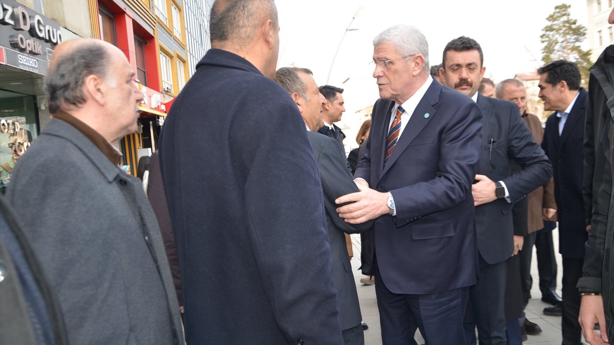 İYİ Parti lideri Dervişoğlu Doğu turu kapsamında Muş’ta partililerle buluştu