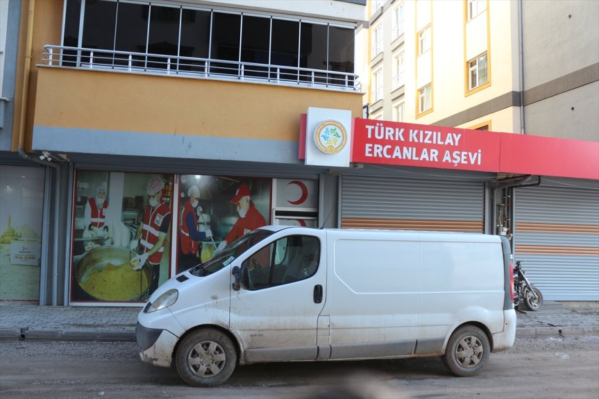 Kızılay Doğubayazıt Şubesi ramazanda her gün 1300 kişiye iftarlık ulaştırıyor 2