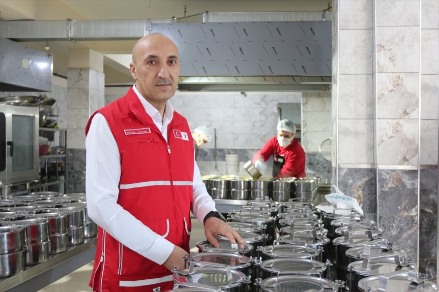 Kızılay Doğubayazıt Şubesi ramazanda her gün 1300 kişiye iftarlık ulaştırıyor 4