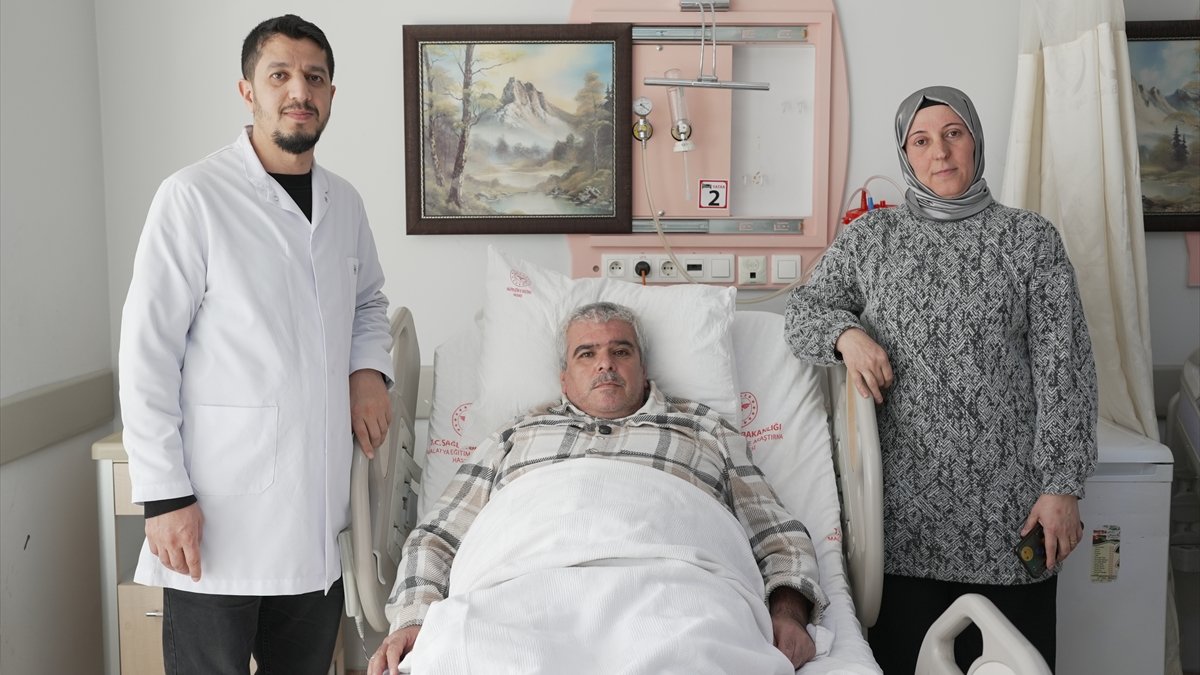 Malatya'da böbreğinin üstünde kitle tespit edilen hasta kapalı ameliyatla sağlığına kavuştu