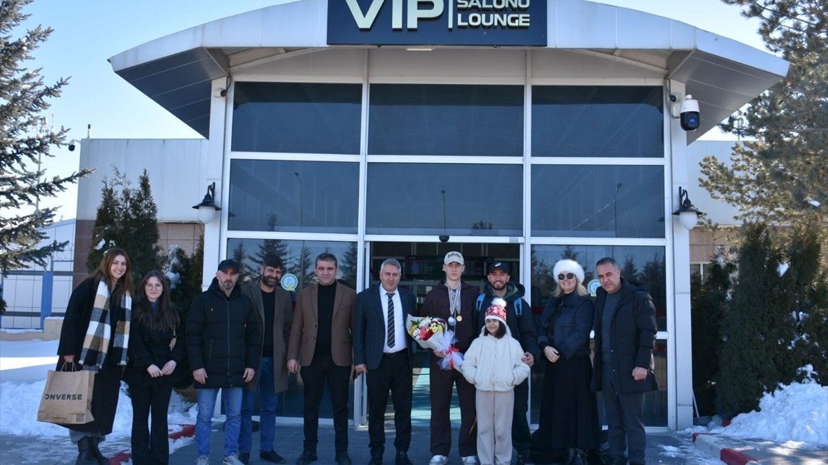 Milli sürat patenci İlyas Karadağ memleketi Erzurum