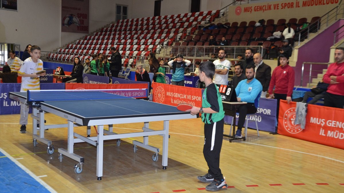 Muş'ta Okullararası Masa Tenisi Turnuvası başladı