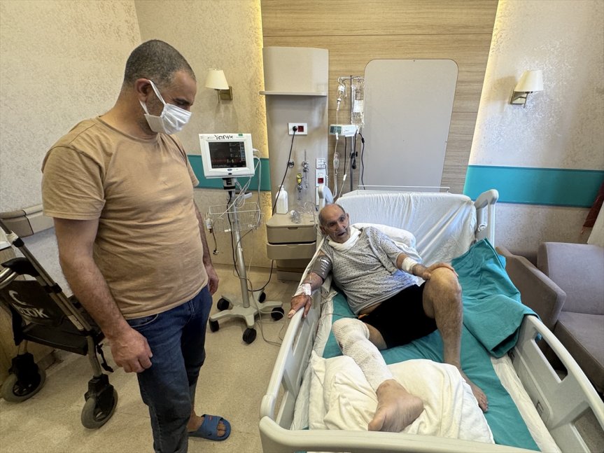 Tıkalı gideri lavabo açıcıyla açmak istedi, bacağında 2. derece yanık oluştu