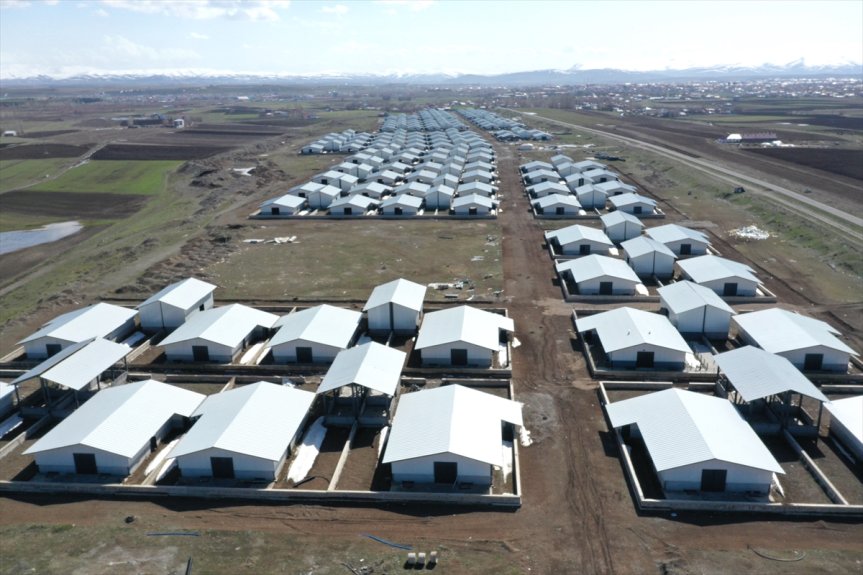 merkezi oluşan hayvancılık sona ahırdan inşasında yaklaşıldı Ağrı