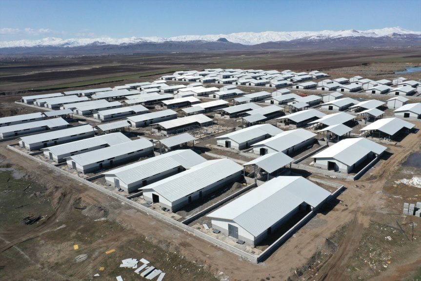 yaklaşıldı ahırdan merkezi 307 inşasında hayvancılık Ağrı