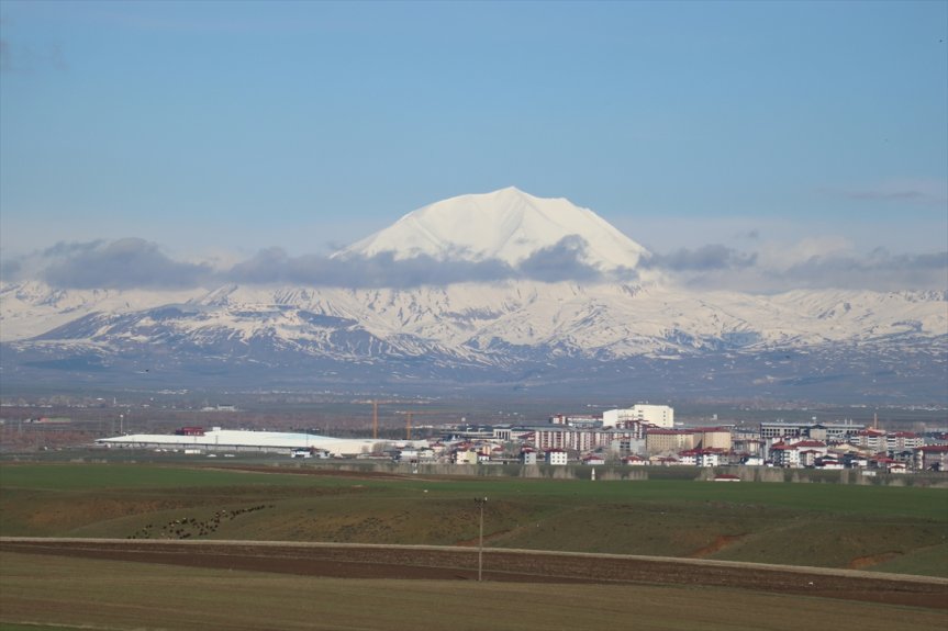 güzellikleri yaşanıyor Ağrı