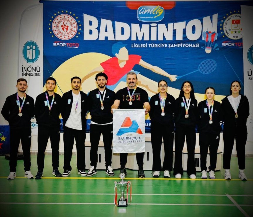 Ağrı İbrahim Çeçen Üniversitesi badminton takımı Türkiye ikincisi oldu 1
