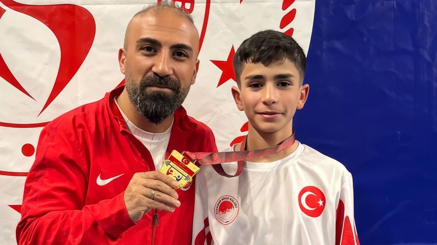 Murat Yatılı Bölge Ortaokulu öğrencisi Osman Oğur 1