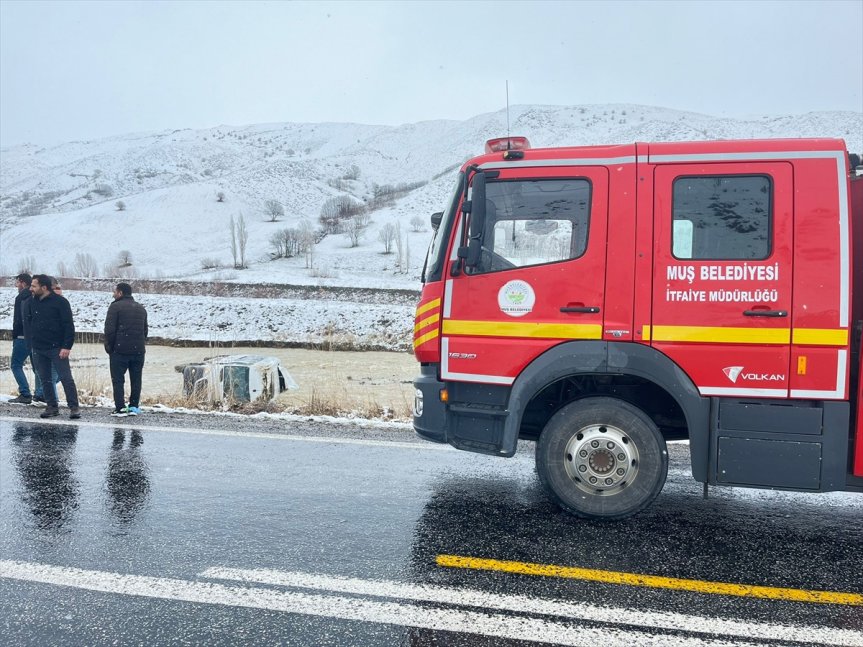 8 yaralandı minibüsteki düşen dereye Muş