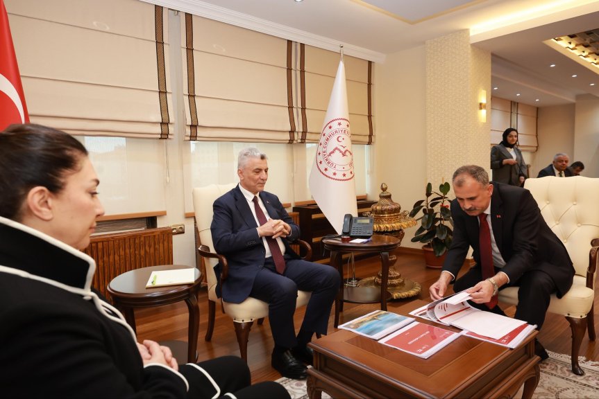 Ticaret Bakanı Ömer Bolat, Ağrı