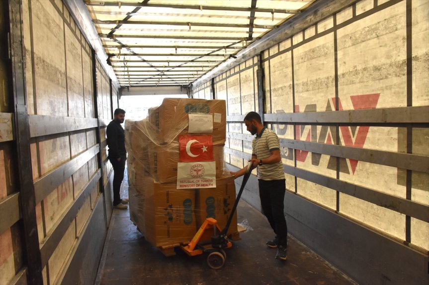 malzeme yardım tıbbi tırı çıktı İran