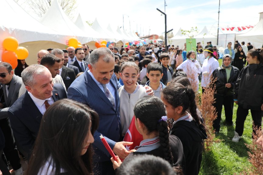 Ağrı Bilim Dolu Günler Bilim Şenliği