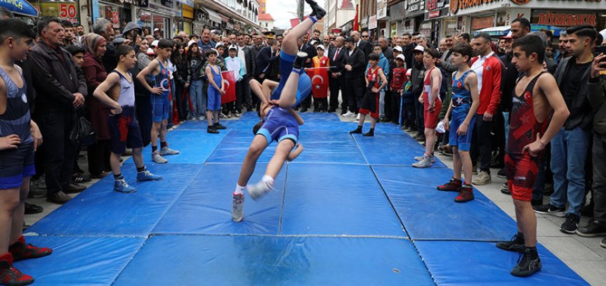 Ağrı Cumhuriyet Caddesi
