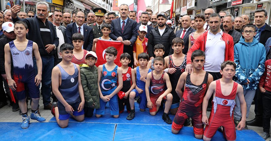 Ağrı Cumhuriyet Caddesi