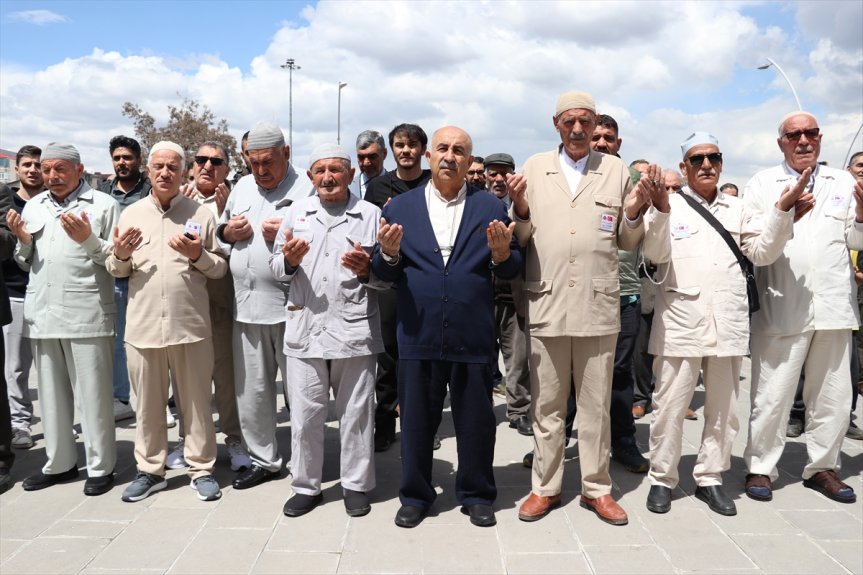 adayları topraklara kutsal hacı dualarla Ağrı