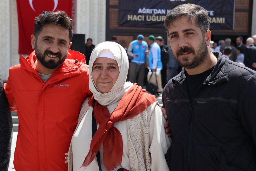 uğurlandı kutsal dualarla topraklara Ağrı