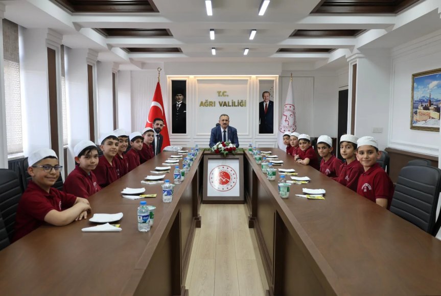 Ağrı Valisi Bozkurt, Kur