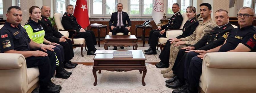 Ağrı Valisi Önder Bozkurt, 187. yıl kapsamında jandarma heyetini makamında kabul etti