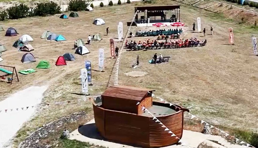 Ağrı'da düzenlenen Büyük Tufan konferansında Nuh'un Gemisi ve bölgenin arkeolojik önemi ele alındı.