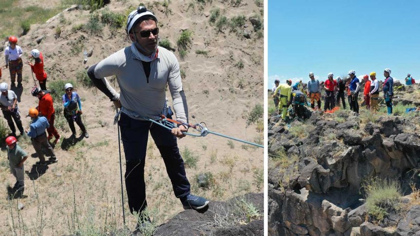 Iğdır'daki eğitimde lider adayları, kayalık arazide güvenli hareket ve ip kullanımı üzerine pratik yapıyor.