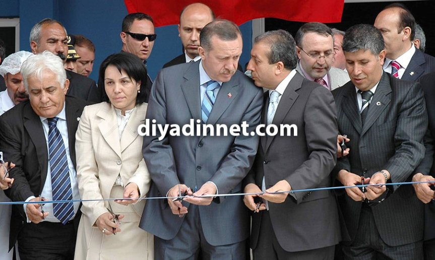 Ağrı Et ve Balık Kurumu açılışında Başbakan Recep Tayyip Erdoğan ve naci aslan fatma salman yaşar eryılmaz halil özyolcui kurdele kesiyor