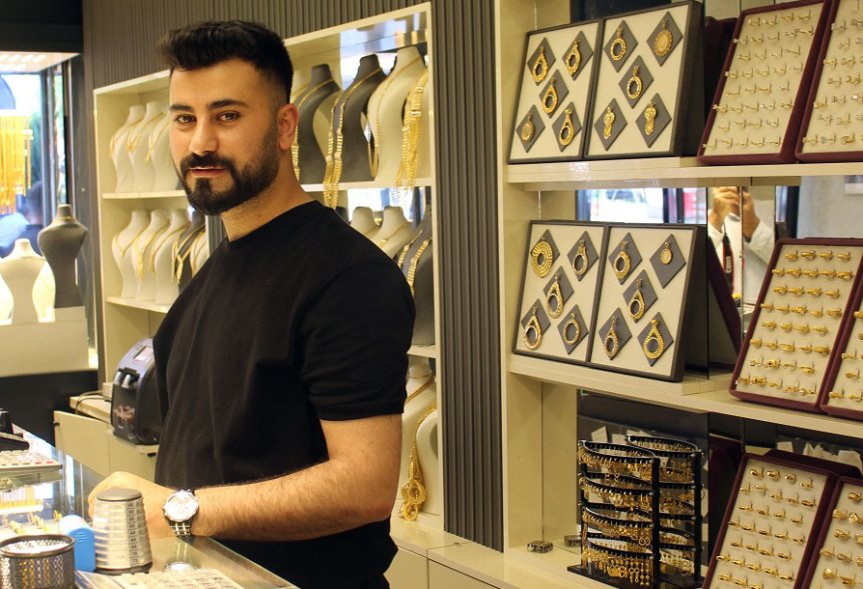 Kuyumcu, sahte altın konusunda vatandaşların dikkatli olması gerektiğini söyledi.