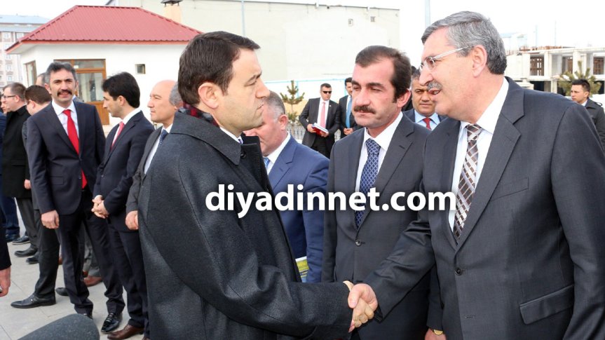 ağrı valisi musa ışın valilk önünde karşılama töreni
