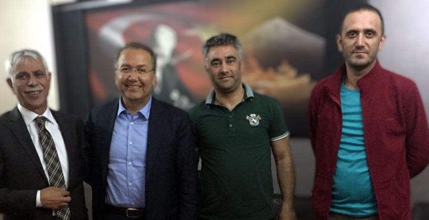 Türkiye Tenis Federasyonu Başkanı Cengiz Durmuş, Ağrı Gazeteciler Cemiyeti ziyaretinde Alaettin Aslan ve yönetim kurulu üyeleriyle görüştü.