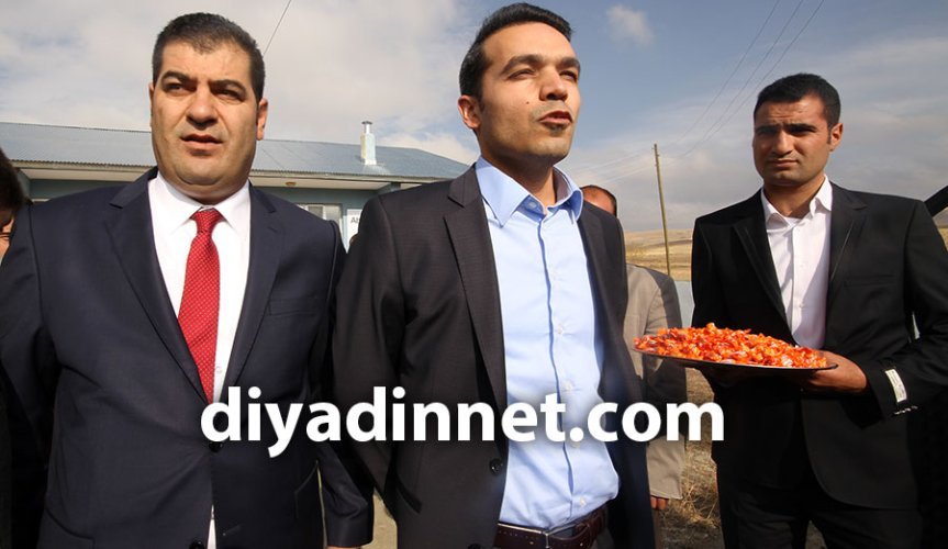 Diyadin Kaymakamı Hasan Çiçek ve iş insanı Kemal Çiftçi taziye evi açılışında