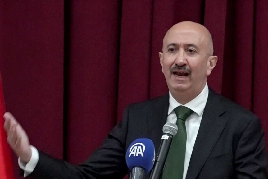 İçişleri Bakan Yardımcısı Mehmet Cangir, Ağrı'da Sadettin Ökten Bilgi Şöleni'nde konuşuyor