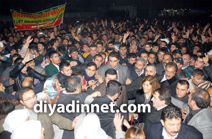 Selahattin Demirtaş Doğubayazıt miting alanında kalabalıkla buluşuyor