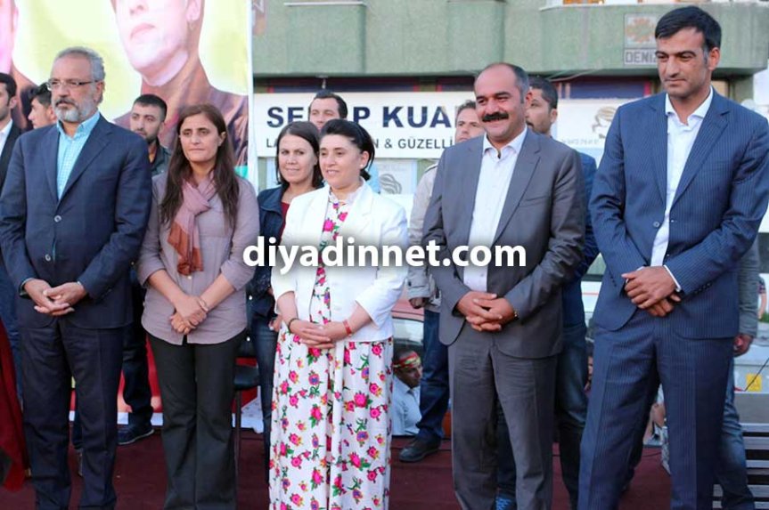 Sırrı Sakık, Dirayet Dilan Taşdemir, Leyla Zana, Berdan Öztürk, Mehmet Emin İlhan Ağrı'daki seçim kutlamasında