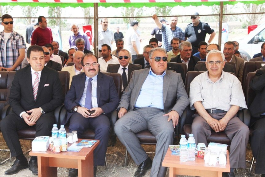 Taşlıçay Adalet Meslek Yüksekokulu temel atma töreninde protokol üyeleri ve davetliler