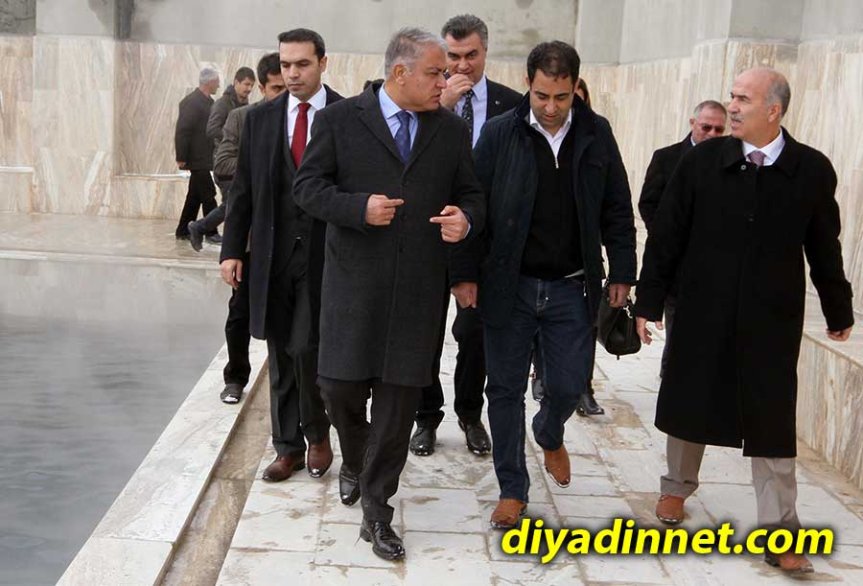 Ağrı'nın Diyadin ilçesinde kurulan modern jeotermal sera projesi yetkililer tarafından yerinde incelendi.