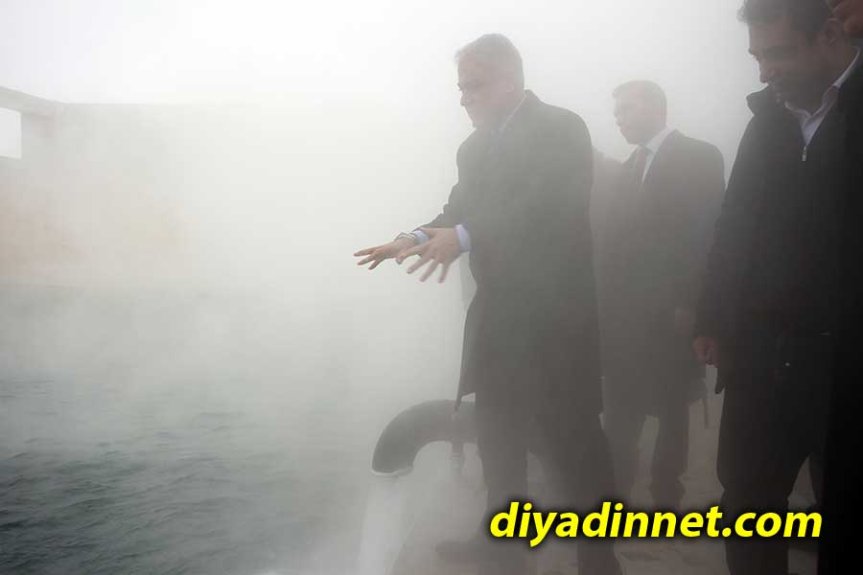 Diyadin'deki jeotermal kaynaklar, modern sera üretimi ve termal turizm yatırımları için değerlendiriliyor.
